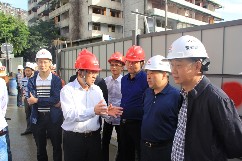成都城投集团董事长郑尚钦到磨子桥项目检查工作